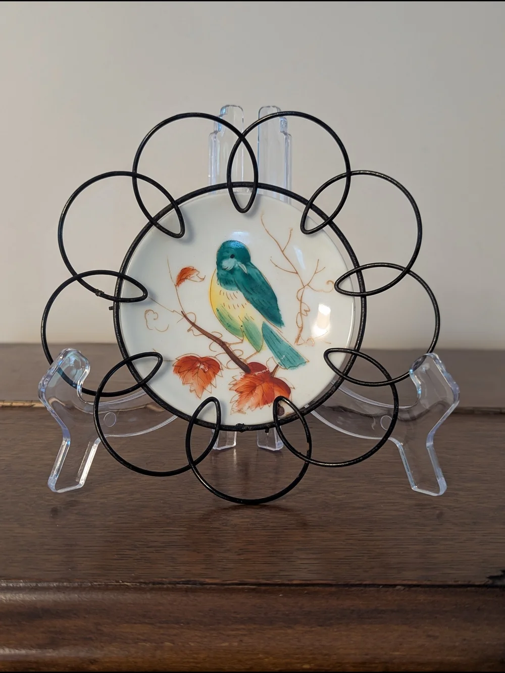 Mid-Century Japanese Hand-Painted Miniature Bird Plate in Wire Loop Frame - Picture 2 of 5